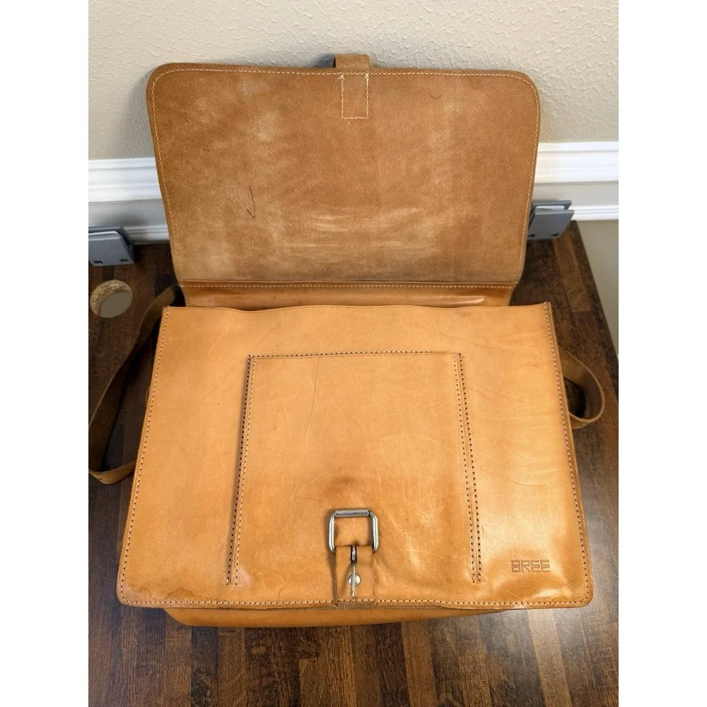 VINTAGE BREE DISTRESSED LEATHER BRIEFCASE/MESSENGER BAG